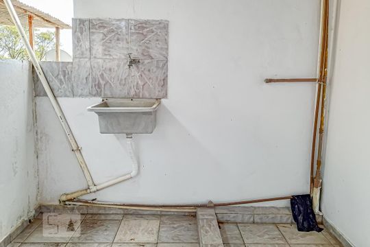 Área de Serviço de casa para alugar com 1 quarto, 40m² em Freguesia de Jacarepaguá, Rio de Janeiro