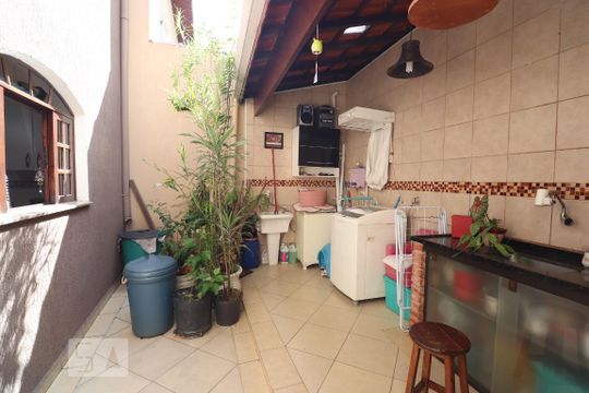 Área de Serviço de casa à venda com 4 quartos, 180m² em Vila Camilopolis, Santo André