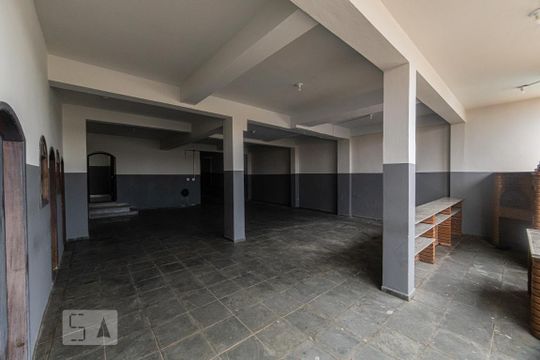 Garagem de casa à venda com 3 quartos, 360m² em Cidade Mãe do Céu, São Paulo