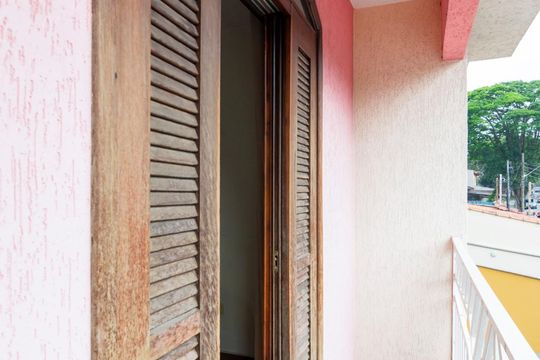 Sacada Suíte 1 de casa para alugar com 3 quartos, 205m² em Bangú, Santo André