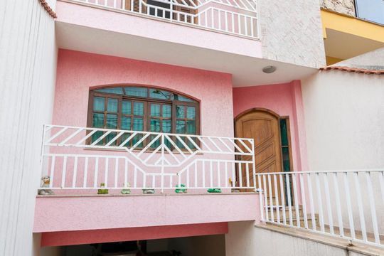 Fachada de casa para alugar com 3 quartos, 205m² em Bangú, Santo André