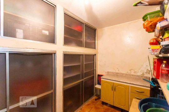Quarto de Serviço de casa à venda com 3 quartos, 215m² em Quitaúna, Osasco