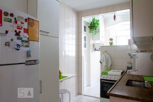Cozinha de apartamento à venda com 3 quartos, 98m² em Leblon, Rio de Janeiro