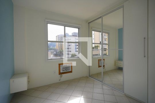 Suite de apartamento para alugar com 2 quartos, 85m² em Itacorubi, Florianópolis