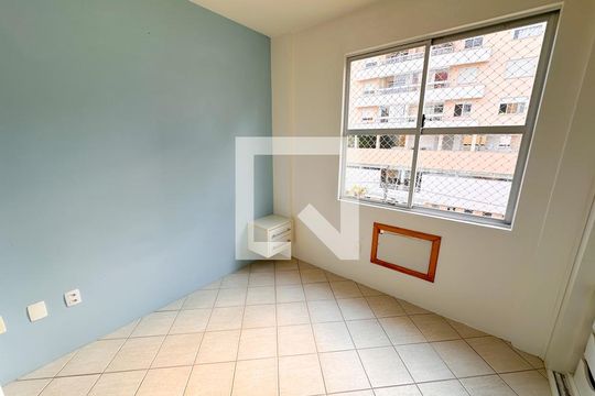 Suíte de apartamento para alugar com 2 quartos, 85m² em Itacorubi, Florianópolis