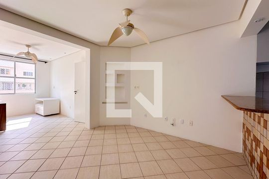 Sala  de apartamento para alugar com 2 quartos, 85m² em Itacorubi, Florianópolis