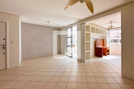 Sala  de apartamento para alugar com 2 quartos, 85m² em Itacorubi, Florianópolis