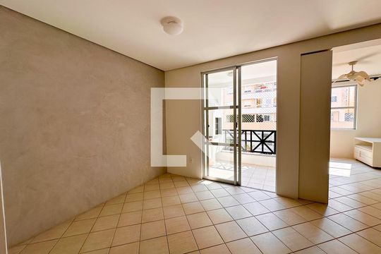 Sala  de apartamento para alugar com 2 quartos, 85m² em Itacorubi, Florianópolis