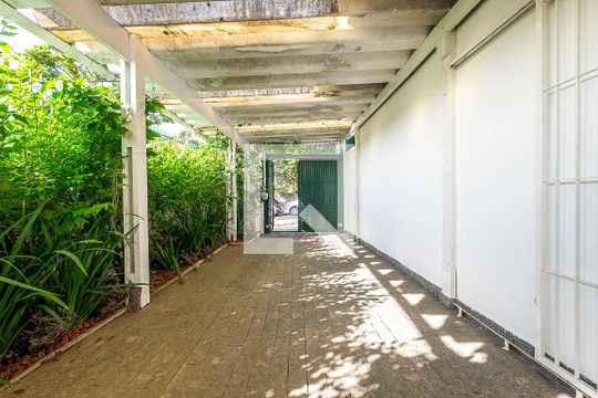Garagem de casa à venda com 3 quartos, 217m² em Sumaré, São Paulo