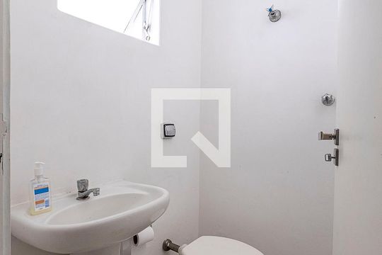 Área de Serviço - Banheiro de casa à venda com 3 quartos, 217m² em Sumaré, São Paulo