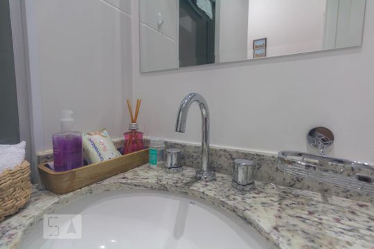 Banheiro de apartamento para alugar com 2 quartos, 65m² em Jardim Marajoara, São Paulo