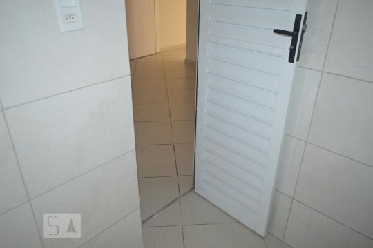 Banheiro de casa para alugar com 1 quarto, 40m² em Vila Mazzei, São Paulo