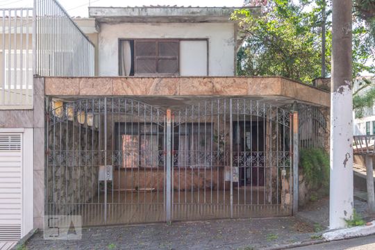 Fachada de casa à venda com 3 quartos, 170m² em Jardim Aeroporto, São Paulo