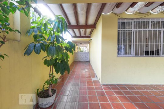 Garagem de casa à venda com 3 quartos, 210m² em Jardim Aeroporto, São Paulo