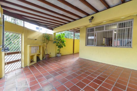 Garagem de casa à venda com 3 quartos, 210m² em Jardim Aeroporto, São Paulo