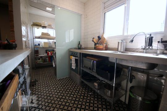 Cozinha de apartamento à venda com 1 quarto, 70m² em Vila Gertrudes, São Paulo