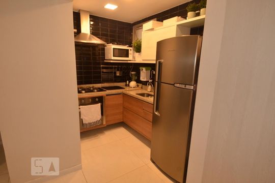 Cozinha de apartamento para alugar com 1 quarto, 48m² em Copacabana, Rio de Janeiro