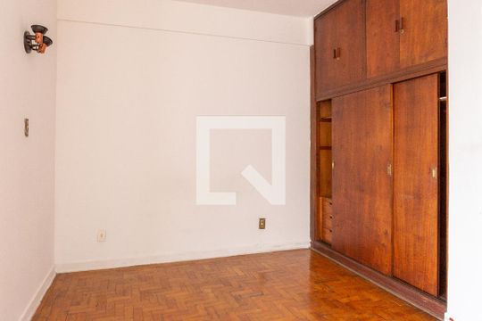 Quarto / Sala de kitnet/studio à venda com 1 quarto, 55m² em Santa Cecilia, São Paulo