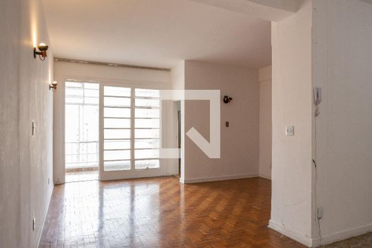 Quarto / Sala de kitnet/studio à venda com 1 quarto, 55m² em Santa Cecilia, São Paulo
