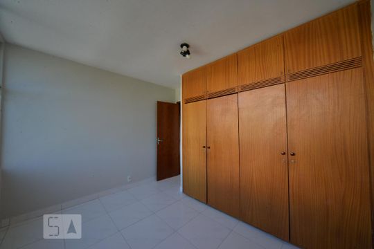 Quarto 1 de apartamento para alugar com 3 quartos, 80m² em Superquadra Norte 405, Brasília