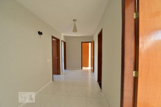 Corredor de apartamento para alugar com 3 quartos, 80m² em Superquadra Norte 405, Brasília