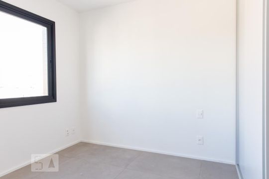 Quarto de kitnet/studio para alugar com 1 quarto, 40m² em São João, Porto Alegre