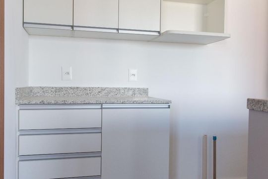Cozinha de kitnet/studio para alugar com 1 quarto, 40m² em São João, Porto Alegre