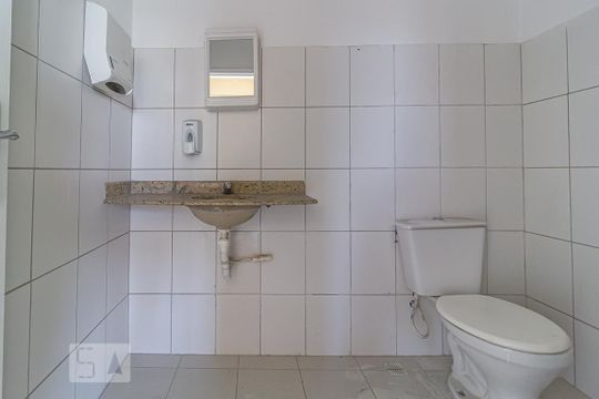 Banheiro de apartamento para alugar com 2 quartos, 80m² em Curicica, Rio de Janeiro