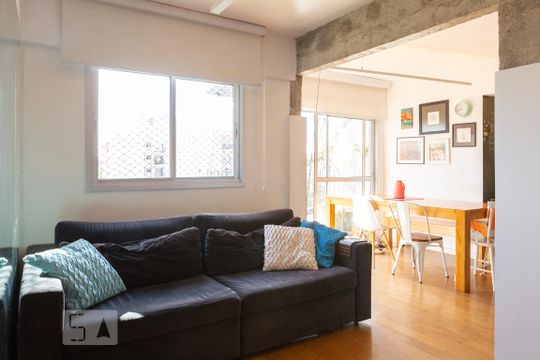 Sala de apartamento para alugar com 3 quartos, 110m² em Vila Ipojuca, São Paulo