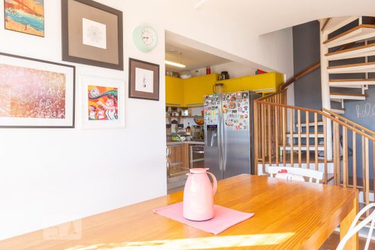Sala de apartamento para alugar com 3 quartos, 110m² em Vila Ipojuca, São Paulo