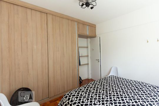 Quarto 1 de apartamento para alugar com 3 quartos, 90m² em Itaim Bibi, São Paulo