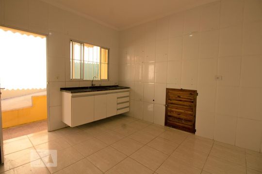 Cozinha de casa para alugar com 1 quarto, 45m² em Vila Santa Clara, São Paulo