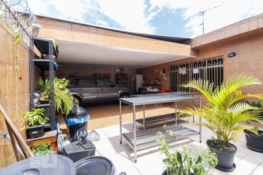 Garagem de casa à venda com 5 quartos, 400m² em Vila Prudente, São Paulo