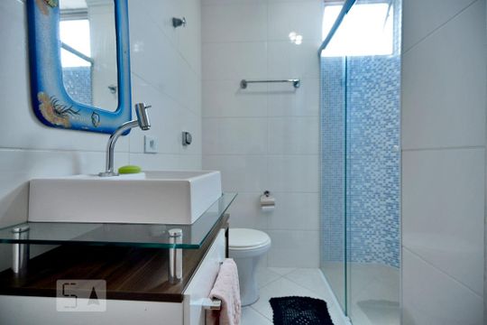 Banheiro de apartamento à venda com 2 quartos, 59m² em Luz, São Paulo