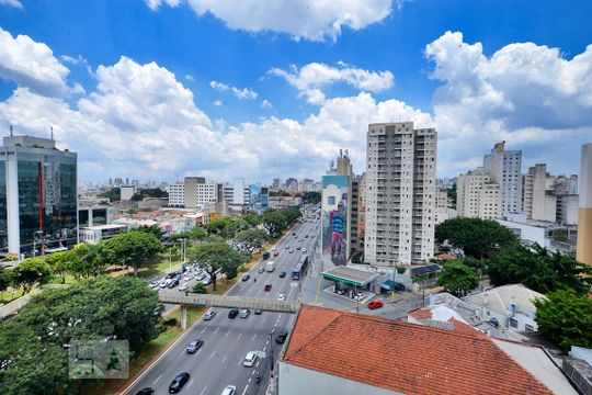 Vista de apartamento à venda com 2 quartos, 59m² em Luz, São Paulo