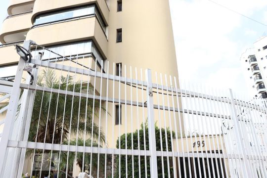 Fachada de apartamento à venda com 2 quartos, 140m² em Bosque da Saúde, São Paulo