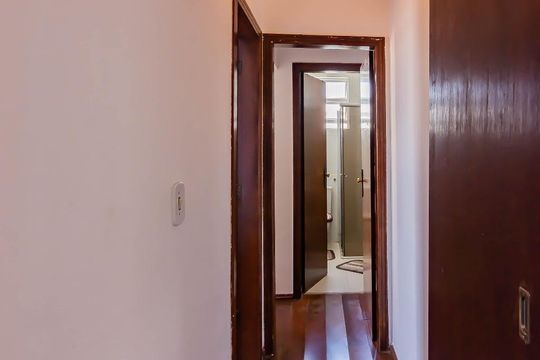 Corredor  de apartamento à venda com 3 quartos, 100m² em Ipiranga, Belo Horizonte