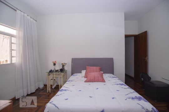 Casa à venda com 3 quartos, 150m² em Santa Branca, Belo Horizonte