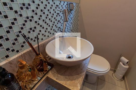Lavabo de casa à venda com 4 quartos, 240m² em Vila Suzana, São Paulo