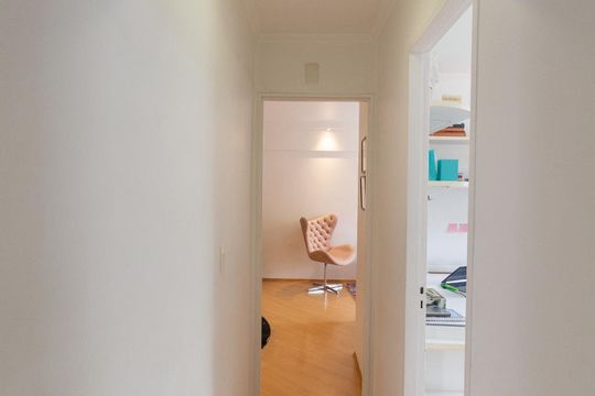 Corredor de apartamento para alugar com 3 quartos, 95m² em Vila Sofia, São Paulo