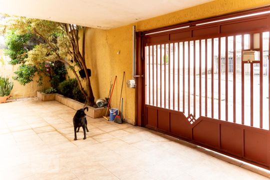 Garagem de casa à venda com 4 quartos, 166m² em Jardim Três Marias, São Paulo