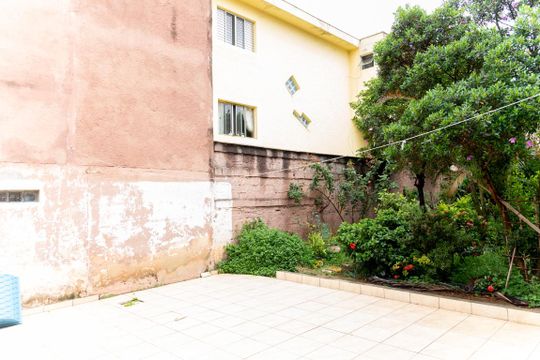 Quintal de casa à venda com 4 quartos, 166m² em Jardim Três Marias, São Paulo