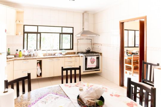 Cozinha de casa à venda com 4 quartos, 166m² em Jardim Três Marias, São Paulo