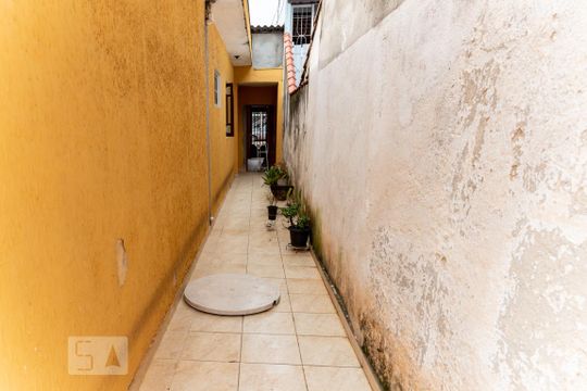 Corredor de casa à venda com 4 quartos, 166m² em Jardim Três Marias, São Paulo