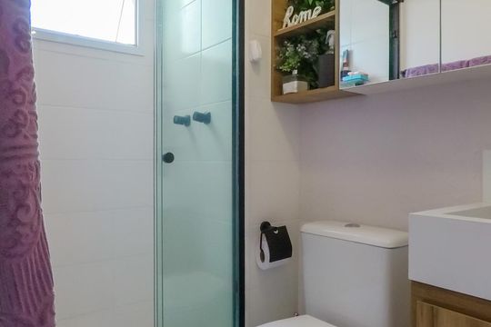 Banheiro de apartamento à venda com 2 quartos, 47m² em Parque Fongaro, São Paulo