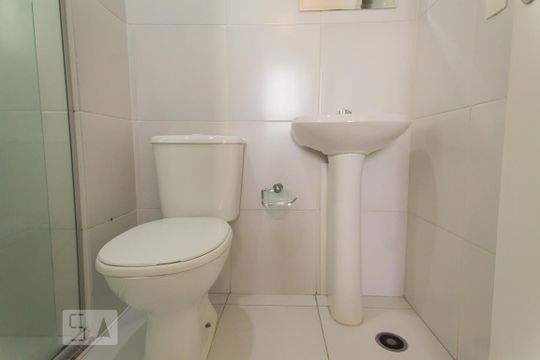 Banheiro da Suíte de apartamento para alugar com 3 quartos, 62m² em Jardim Celeste, São Paulo