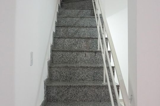 Escada de casa de condomínio à venda com 2 quartos, 62m² em Vila Pierina, São Paulo