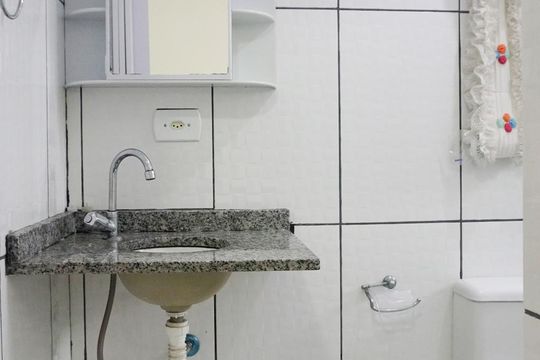 Banheiro - Suíte 01 de casa de condomínio à venda com 2 quartos, 62m² em Vila Pierina, São Paulo