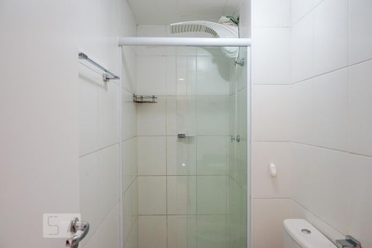 Banheiro de apartamento à venda com 1 quarto, 33m² em Barra Funda, São Paulo