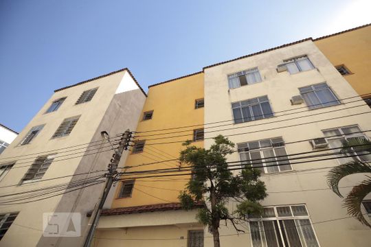 Fachada de apartamento para alugar com 2 quartos, 60m² em Pilares, Rio de Janeiro